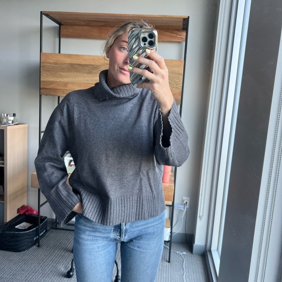 Laundry by Shelli segal sweater - Picture 2 of 3